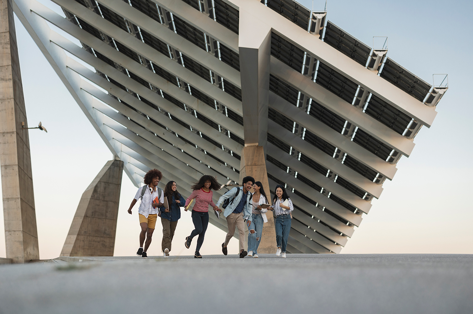 Azul Reformas ofrece servicios de instalación de energía solar para empresas e industria en Almassora