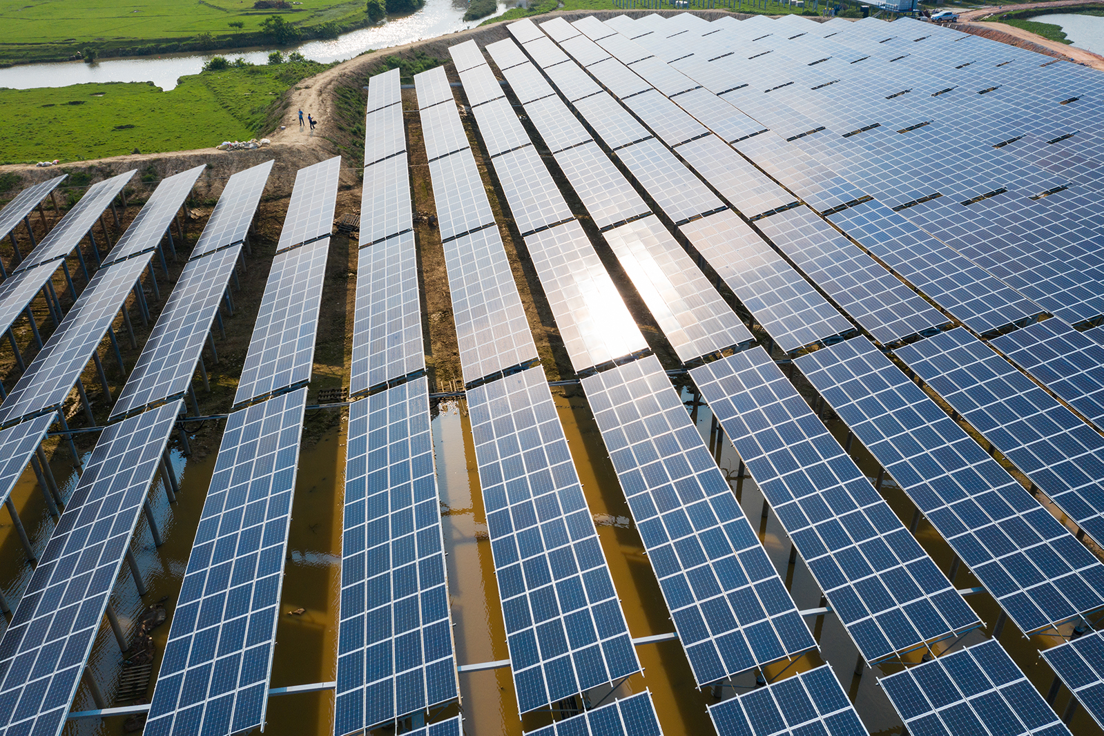 Azul Reformas ofrece servicios de instalación de energía solar para empresas e industria en Borriol