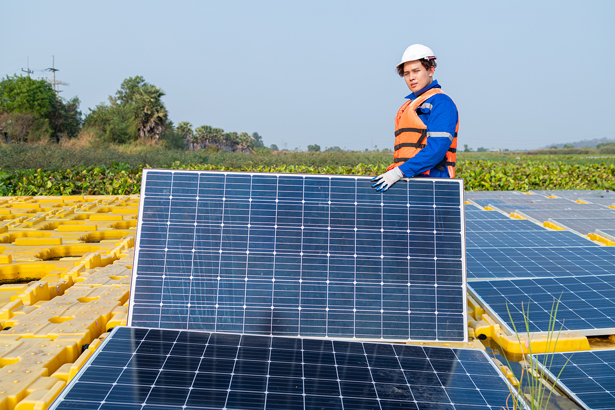 Azul Reformas ofrece servicios de instalación de energía solar para empresas e industria en San Juan de Moró