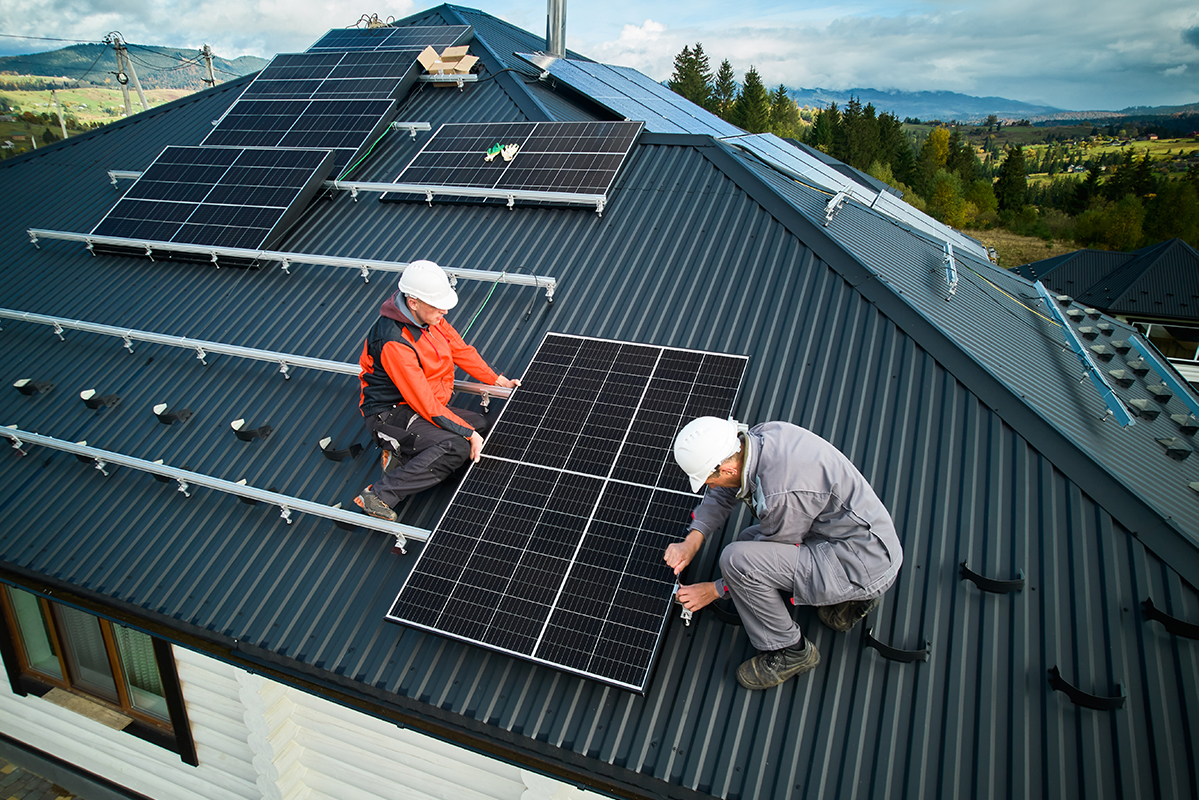 Azul Reformas ofrece instalación de energía solar para viviendas y particulares en San Juan de Moró