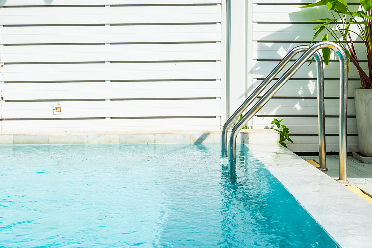 Azul Reformas ofrece sus servicios de instalación de piscina en San Juan de Moró